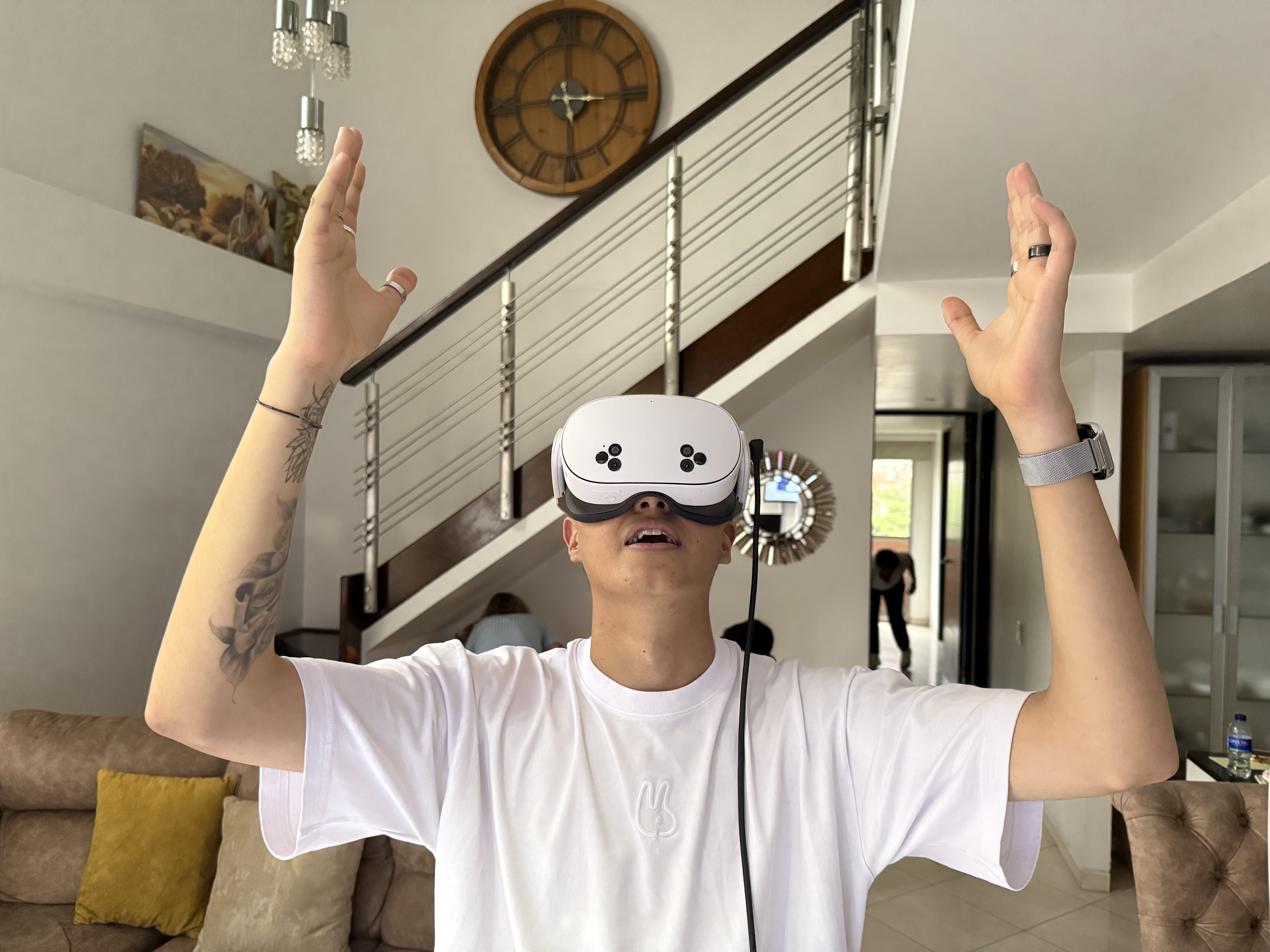 Persona usando VR